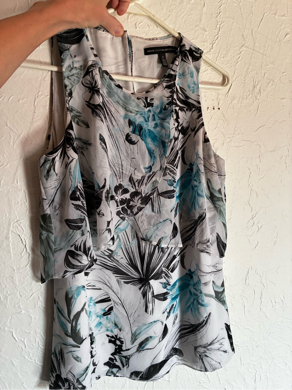 White House Black Market Black, White & Teal Floral Sleeveless Camisole S - Picture 5 of 8